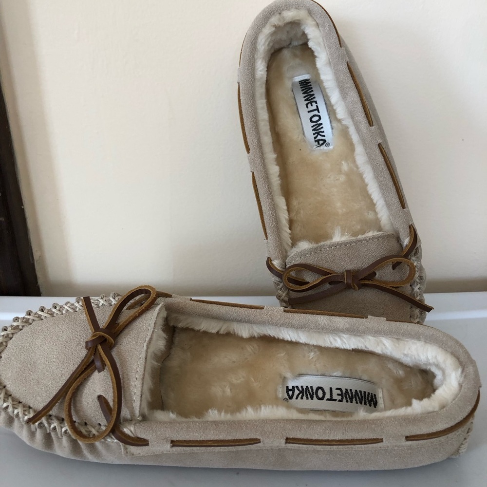 New Minitonka leather suede slippers Womens 9